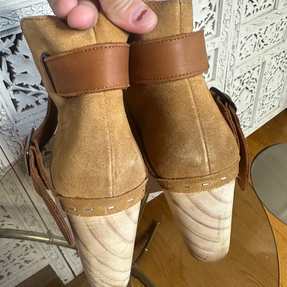 Free People Bungalow Tan Suede Leather Wooden Blog Boots Sz 8 - Picture 5 of 13